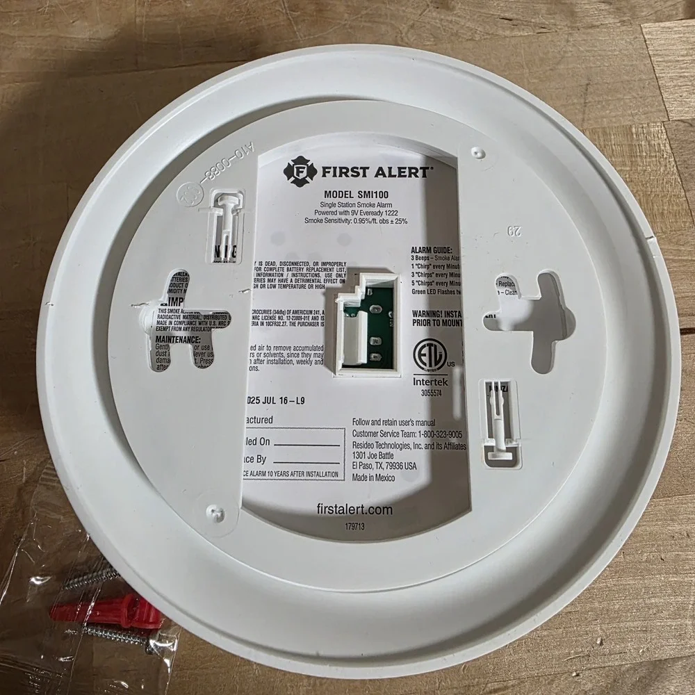 First Alert SMI100 BATTERY‎ OPERATED SMOKE ALARM New Never Used OOB Unit Only